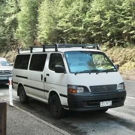 Toyota Hiace 2004 photo 2