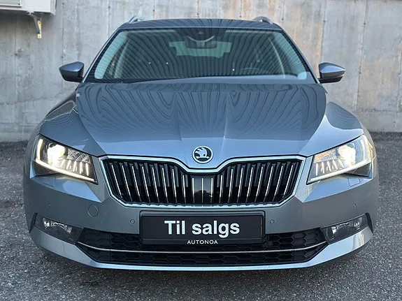 Skoda Superb 2018 photo 2