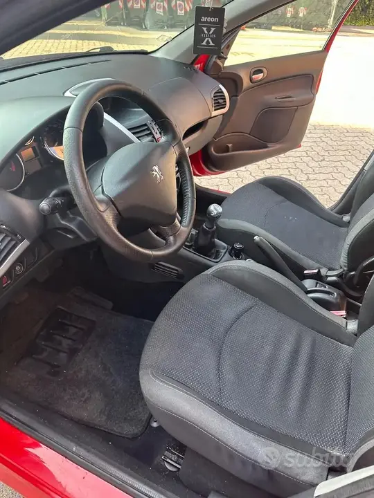 Peugeot 206 2010 photo 4