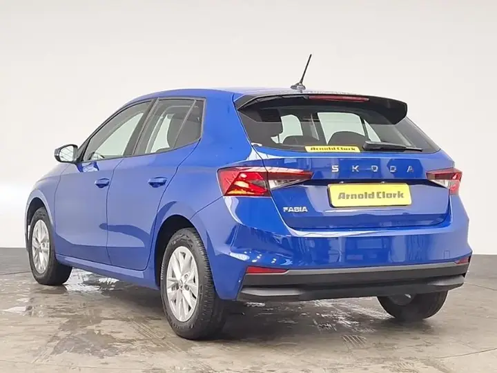 Skoda Fabia 2024 photo 2