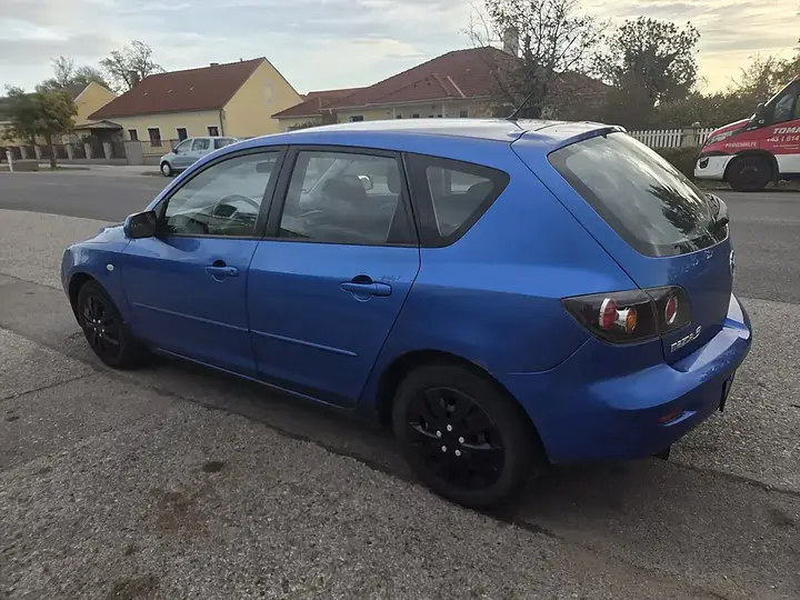 Mazda Mazda3 2005 photo 3