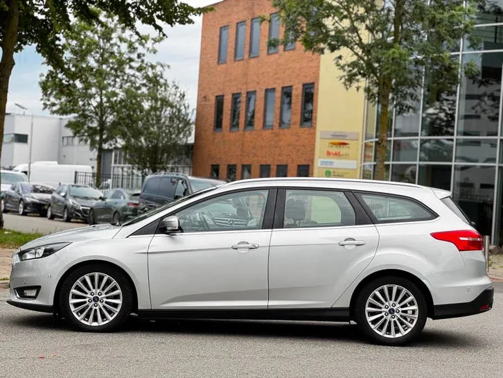 Ford Focus 2015 photo 2