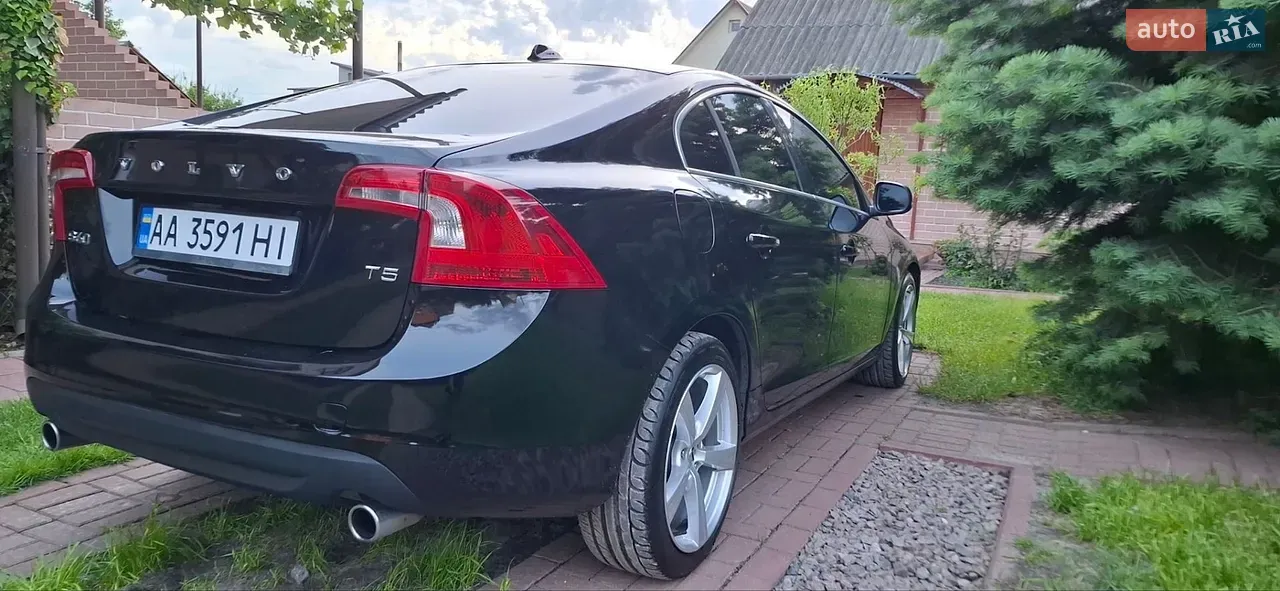 Volvo S60 2012 photo 2