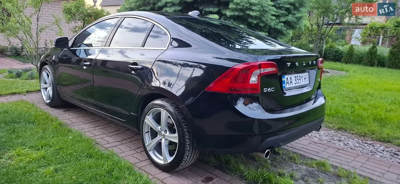 Volvo S60 2012 photo 4