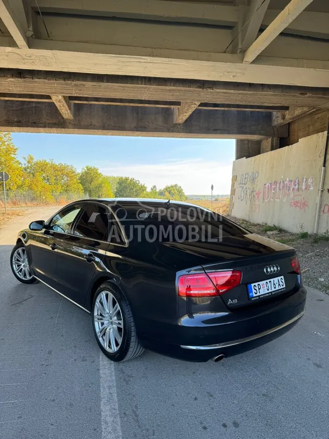 Audi A8 2012 photo 5