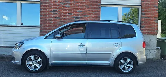 Volkswagen Touran 2012 photo 3