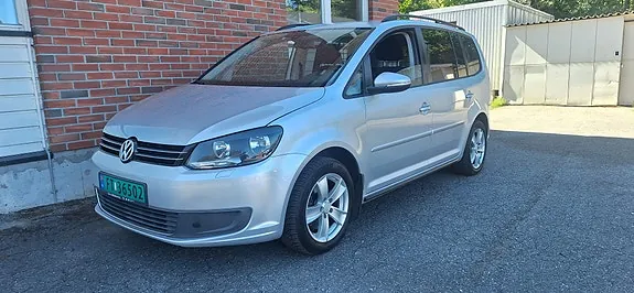 Volkswagen Touran 2012 photo 2