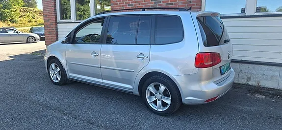Volkswagen Touran 2012 photo 4
