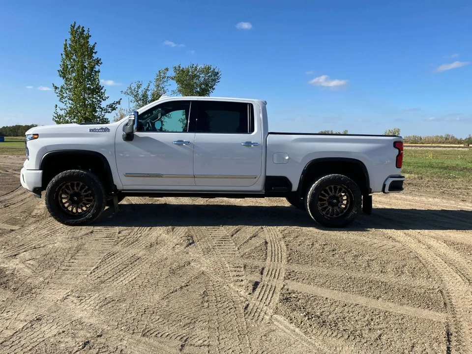 Chevrolet Silverado 3500Hd 2024 photo 2