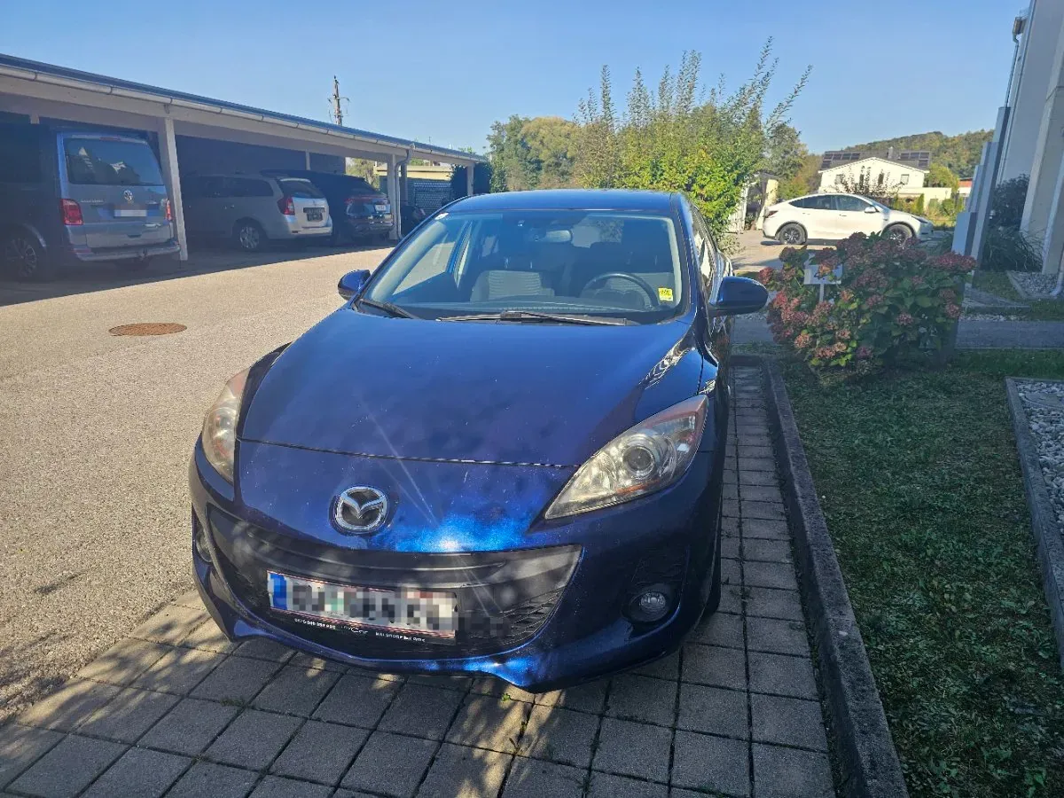 Mazda Mazda3 2012 photo 3