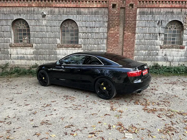 Audi A5 2009 photo 3