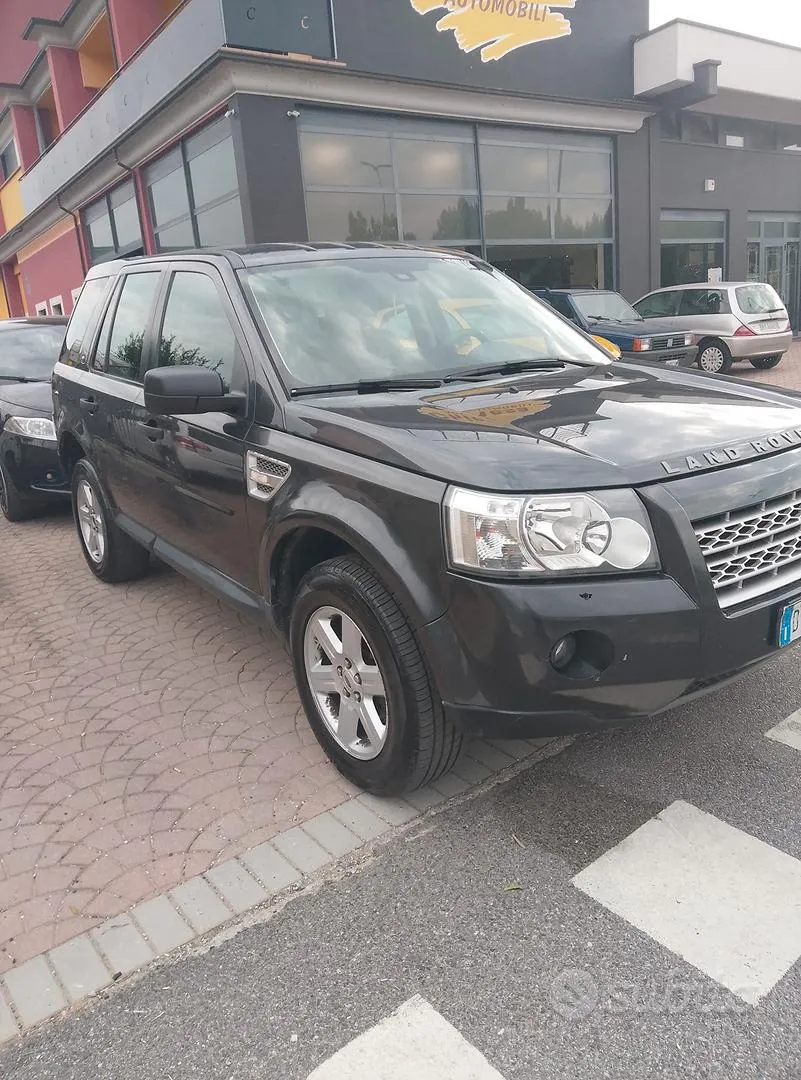 Land Rover Freelander 2009 photo 2
