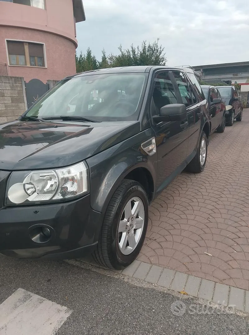 Land Rover Freelander 2009 photo 3