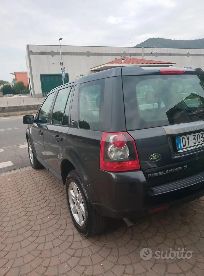 Land Rover Freelander 2009 photo 5