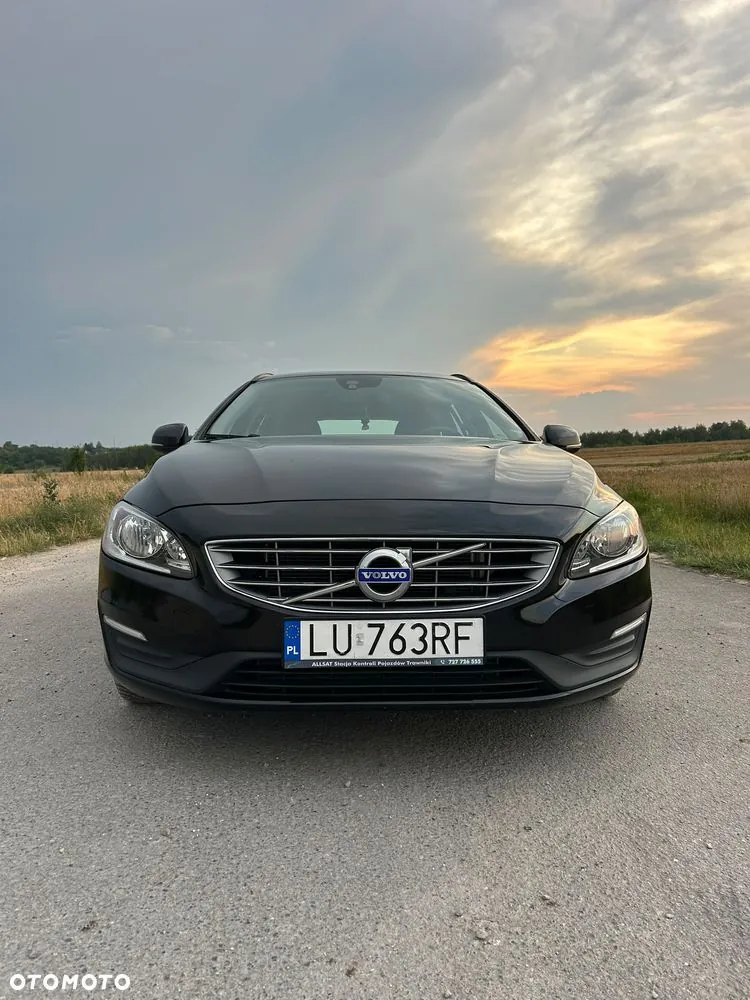 Volvo V60 2016 photo 2