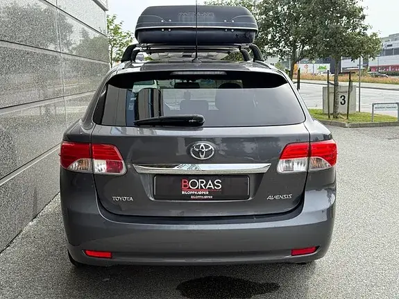 Toyota Avensis 2014 photo 4