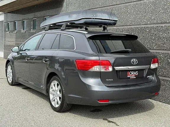 Toyota Avensis 2014 photo 5