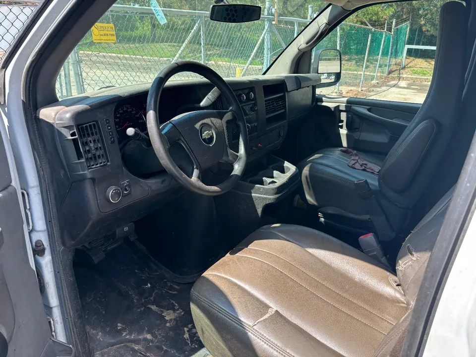 Chevrolet G Series Van 2012 photo 4