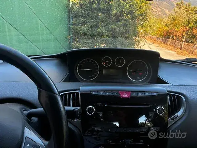 Lancia Ypsilon 2011 photo 5