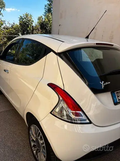 Lancia Ypsilon 2011 photo 3