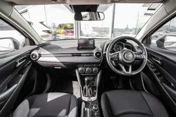 Mazda 2 2023 photo 3