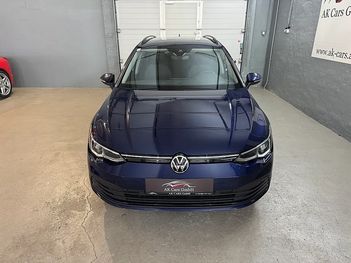 Volkswagen Golf 2023 photo 2