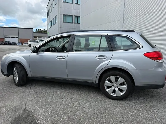 Subaru Outback 2012 photo 3