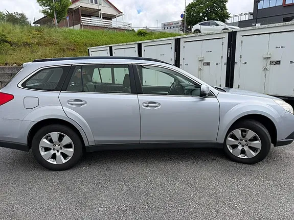 Subaru Outback 2012 photo 5
