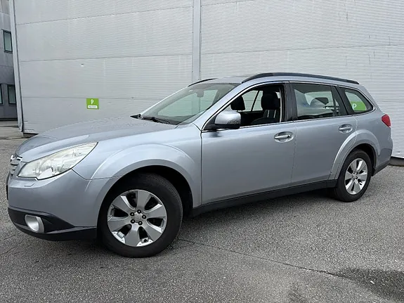 Subaru Outback 2012 photo 2