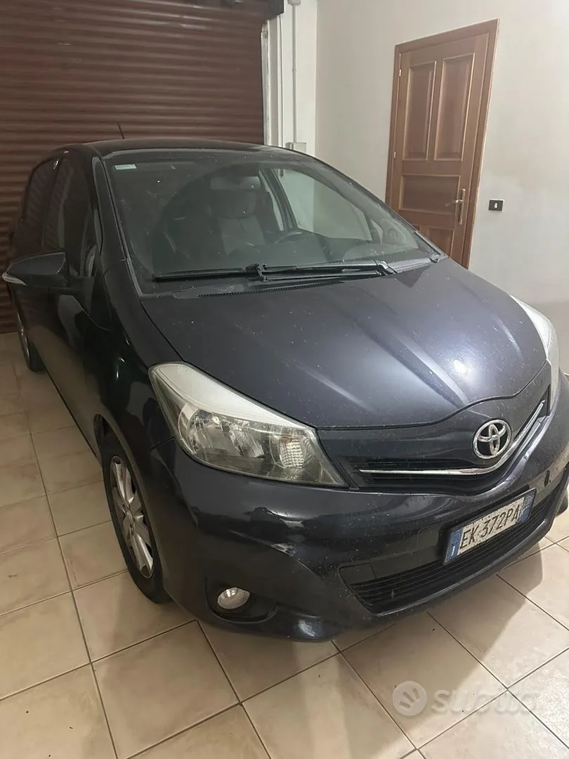 Toyota Yaris 2011 photo 3