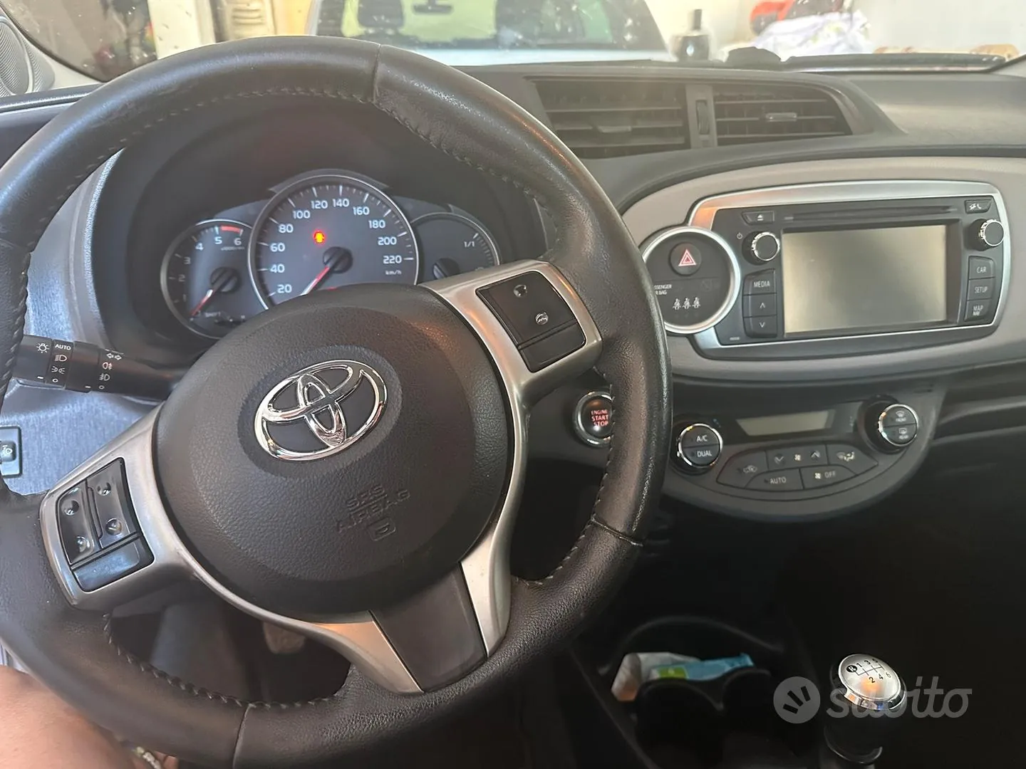 Toyota Yaris 2011 photo 5