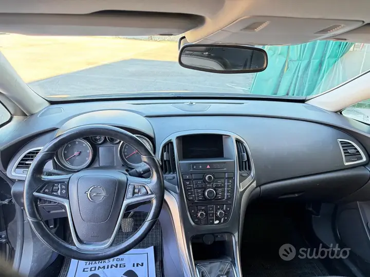Opel Astra 2013 photo 3