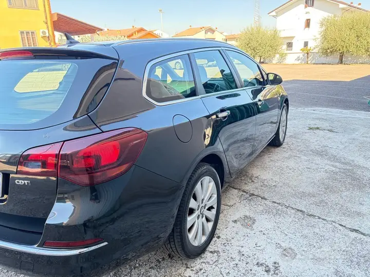 Opel Astra 2013 photo 5