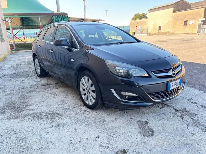 Opel Astra 2013 photo 4