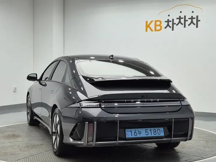 Hyundai Ioniq 6 2025 photo 2