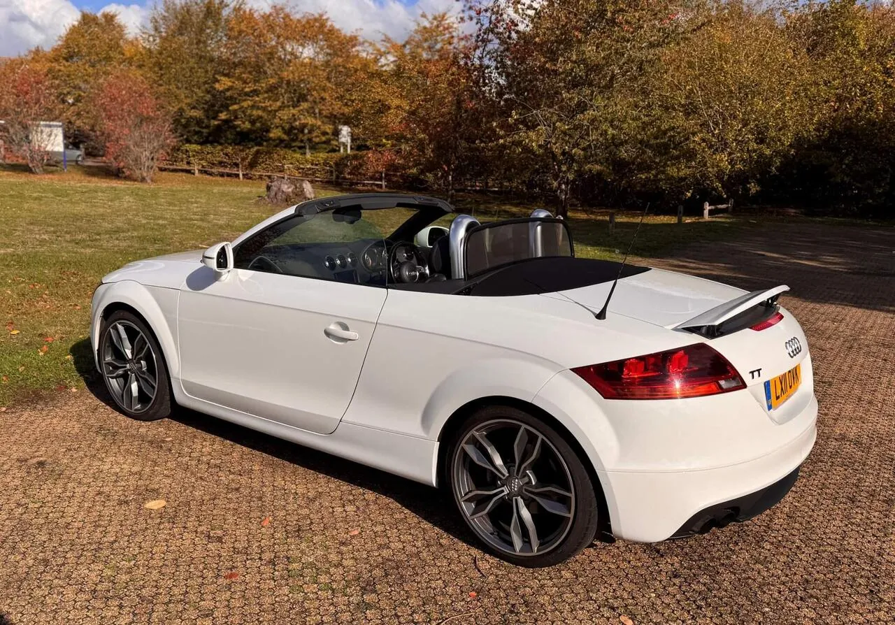 Audi Tt 2011 photo 5