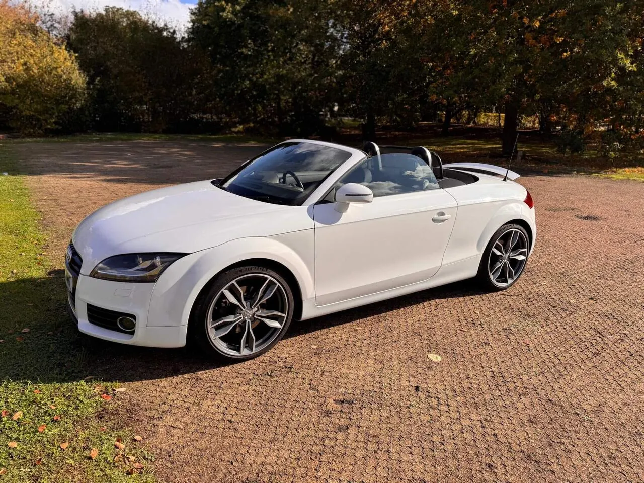 Audi Tt 2011 photo 3