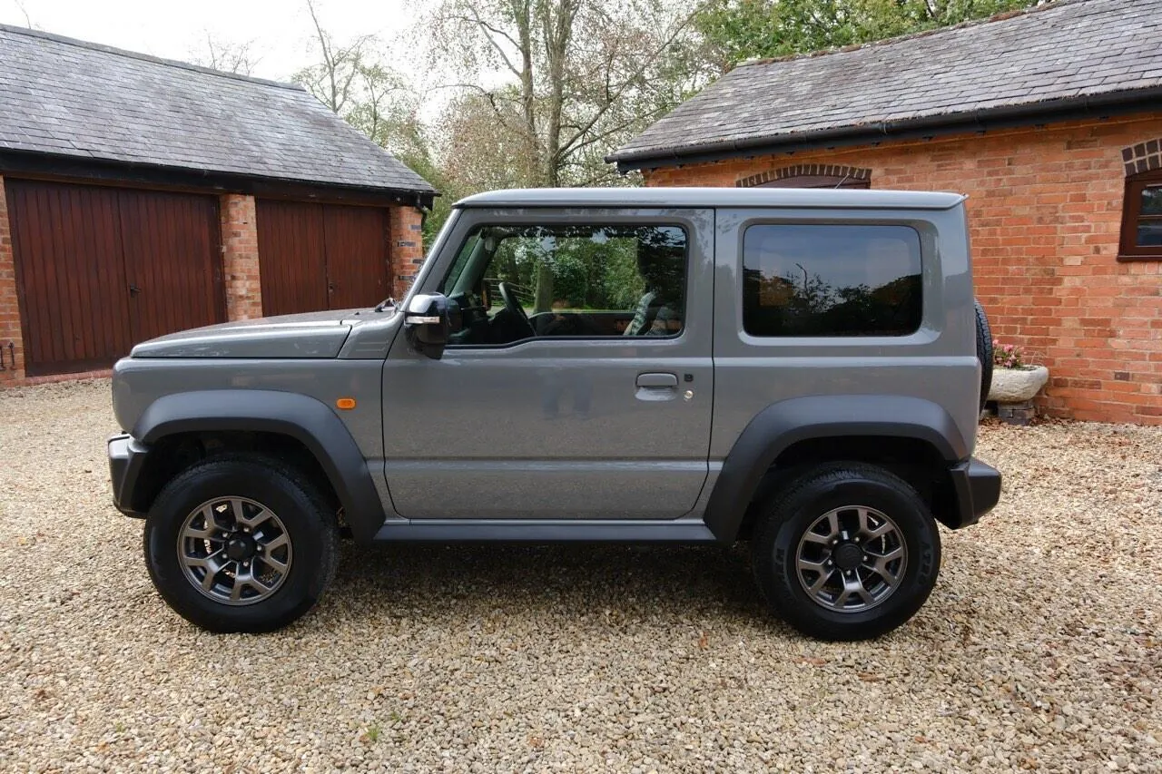 Suzuki Jimny 2024 photo 3
