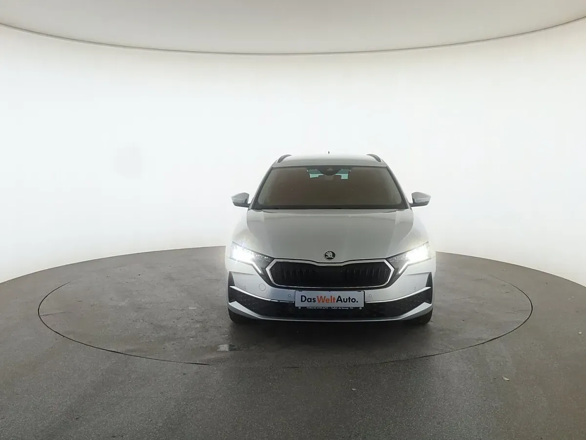 Skoda Octavia 2025 photo 2