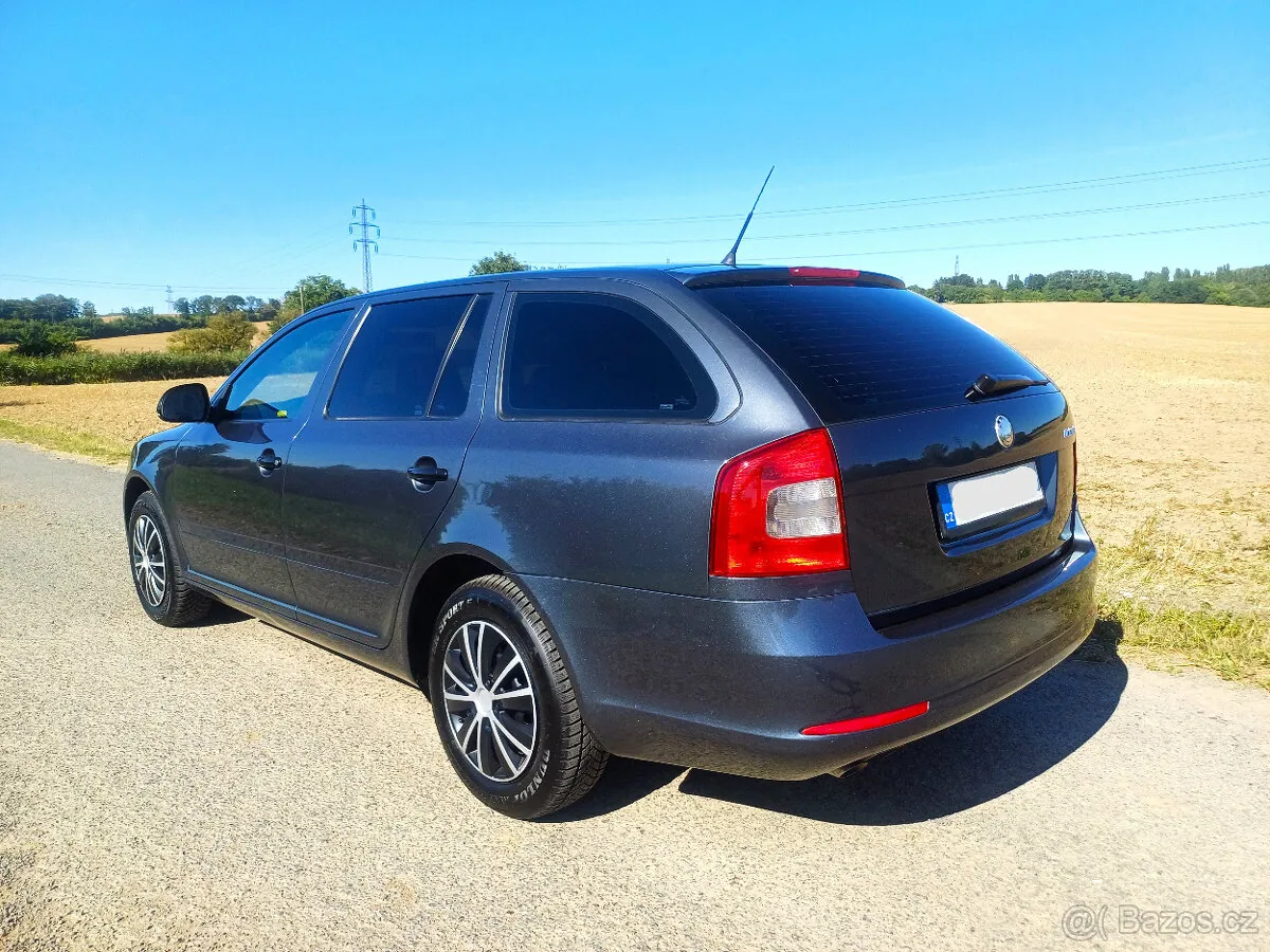 Skoda Octavia 2009 photo 4