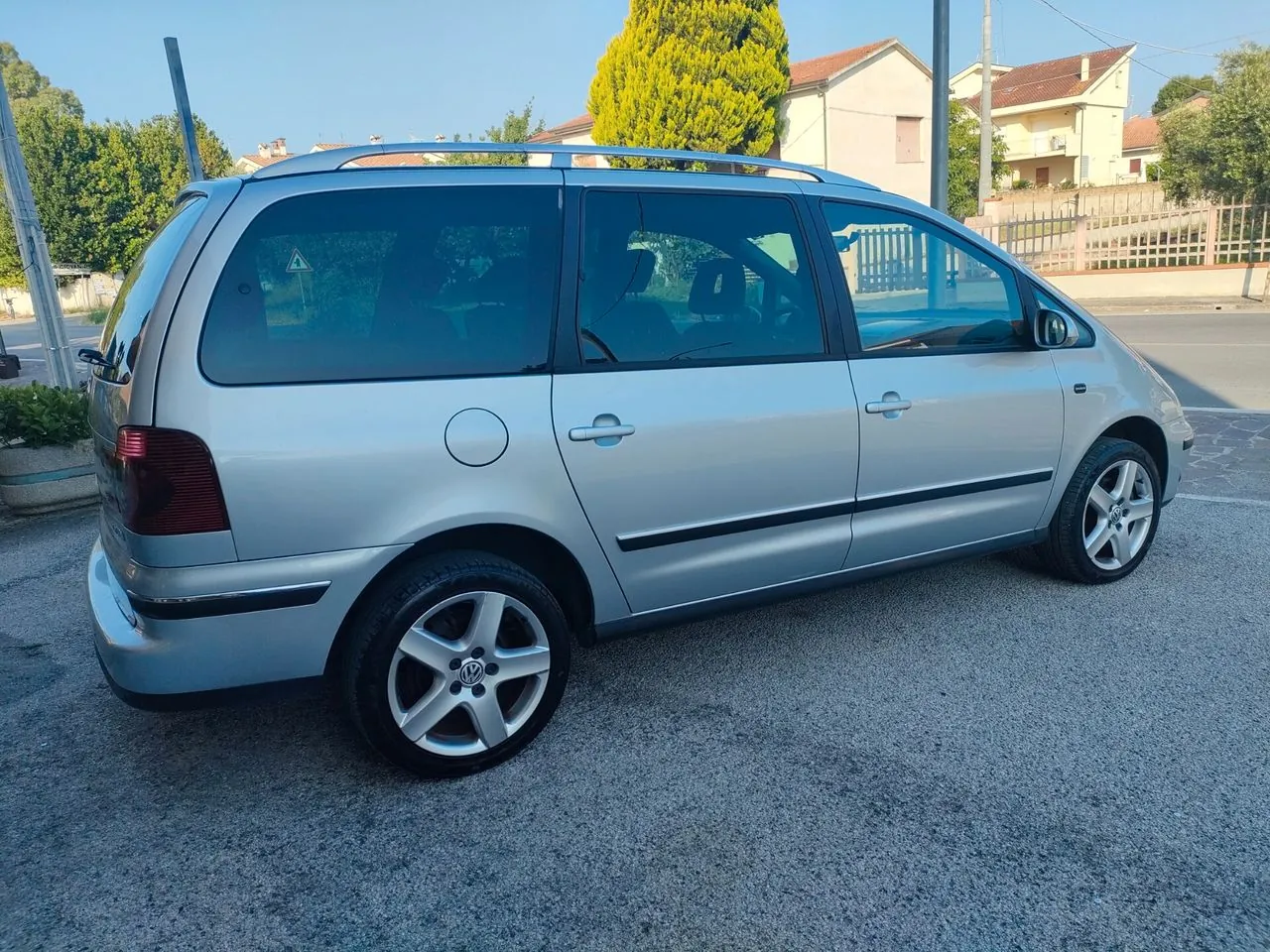 Volkswagen Sharan 2010 photo 5