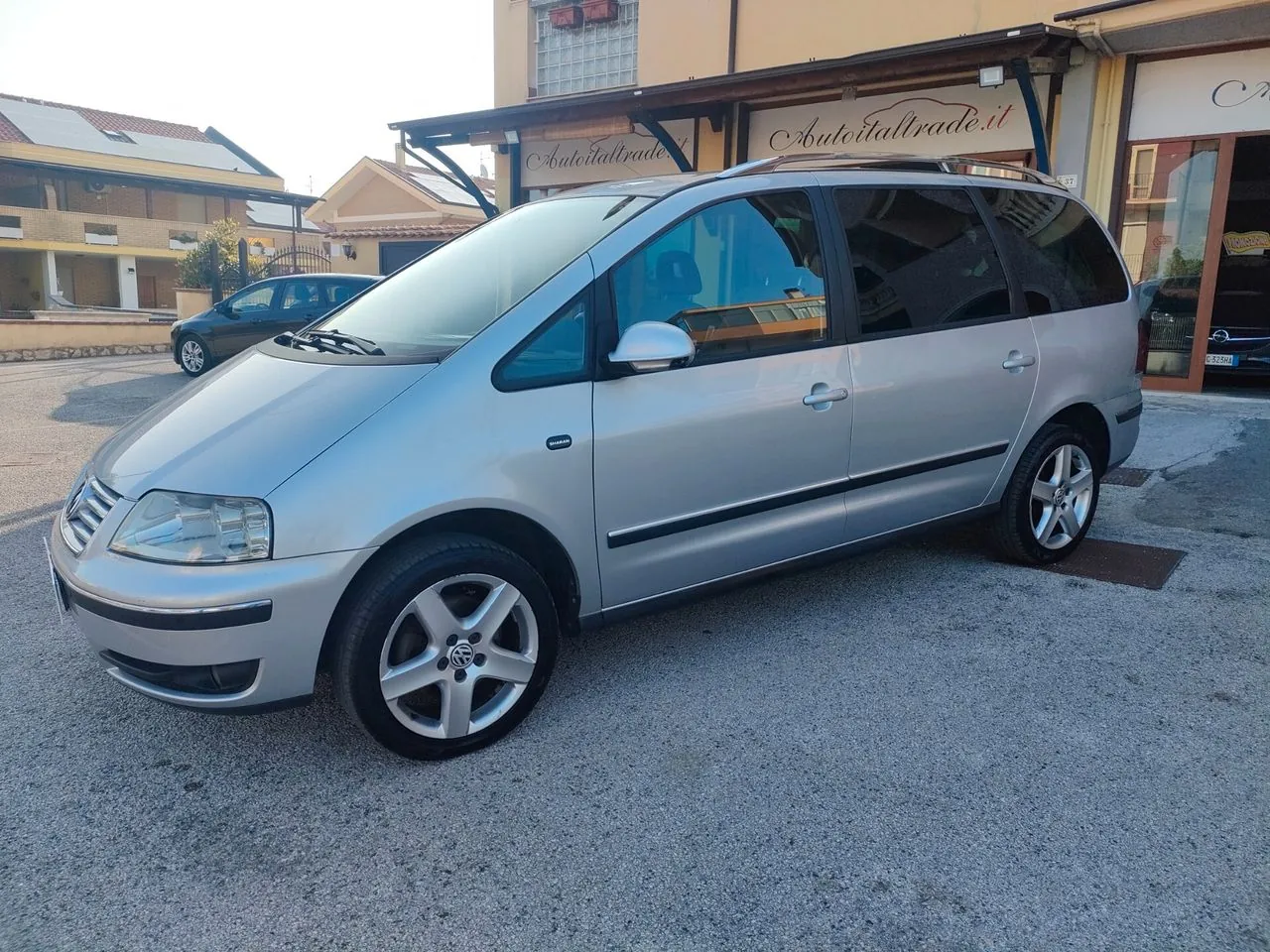 Volkswagen Sharan 2010 photo 2