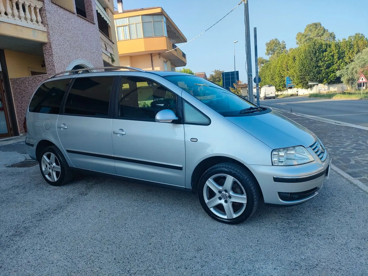 Volkswagen Sharan 2010 photo 3