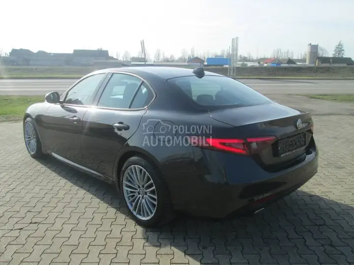 Alfa Romeo Giulia 2017 photo 3