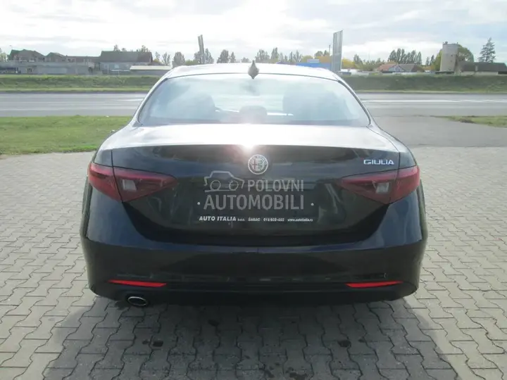 Alfa Romeo Giulia 2017 photo 4