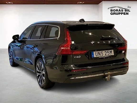 Volvo V60 2024 photo 2