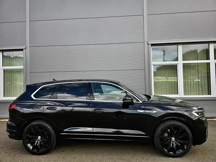 Volkswagen Touareg 2020 photo 2