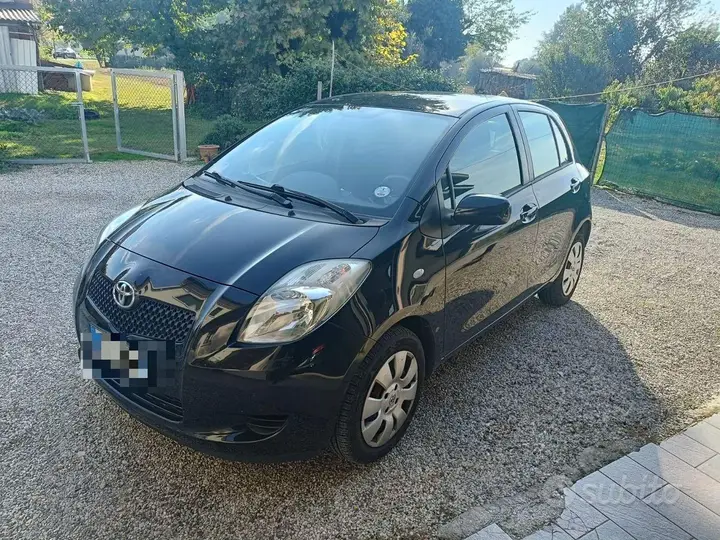 Toyota Yaris 2007 photo 2