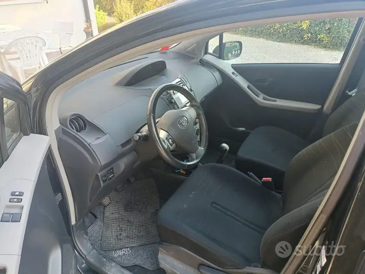Toyota Yaris 2007 photo 4