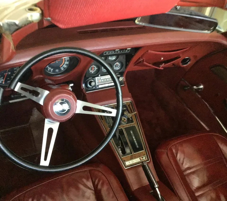 Chevrolet Corvette 1975 photo 5